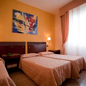 La Pace Hotel